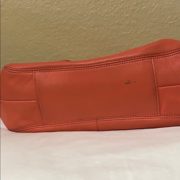 Leather coach purse. Good condition - Picture 3 of 4